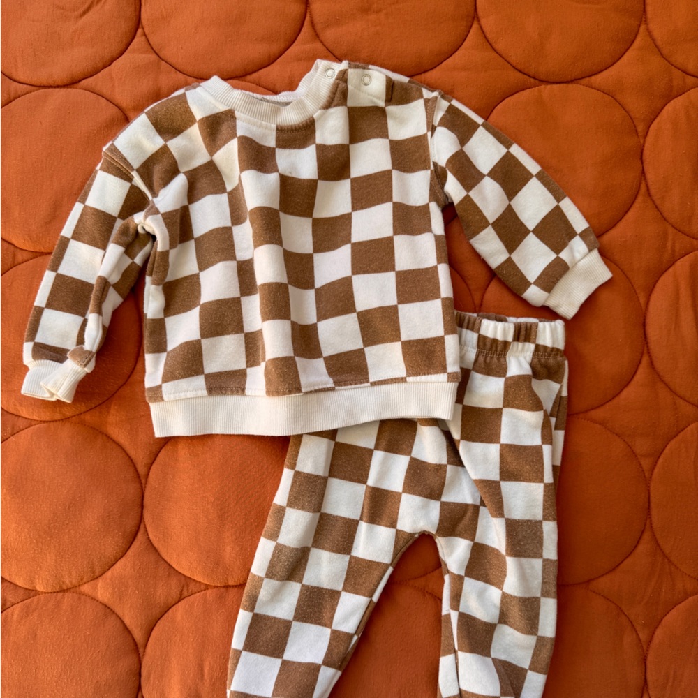 Target Greyson Mini Checkered Tan Sweatsuit Set 6-9 months baby